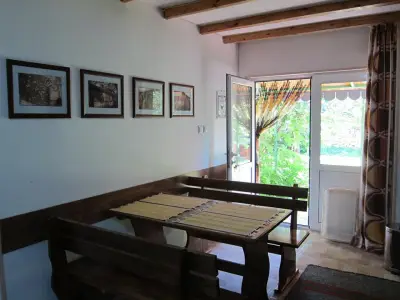 Къща за гости Вила Мика (Guest house Vila Mika)