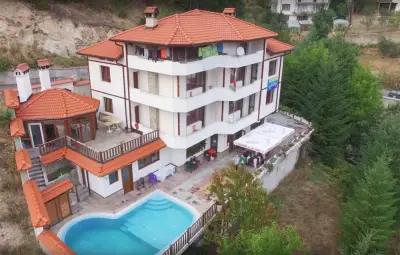 Къща за гости Оазис, хотел, ресторант механа