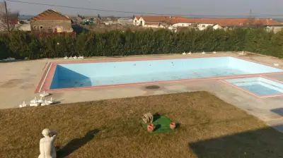 Къща за гости и басейн „Дива“