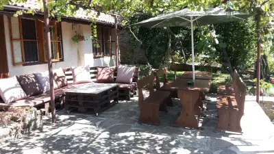 Къща за гости "КРУМОВАТА КЪЩА"