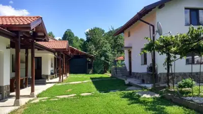 Къща за гости „Под Върха”