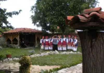 КЪЩАТА НА ЗАНАЯТИТЕ