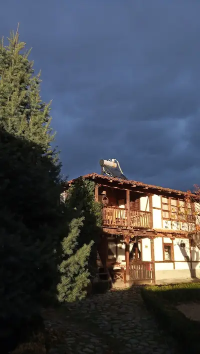 КЪЩАТА НА ЗАНАЯТИТЕ