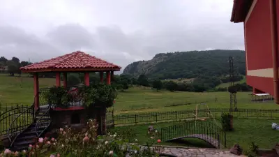 Дивата ферма