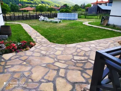 Стаи за гости "Костадиновци"