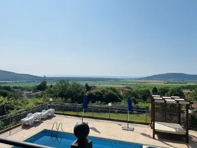 Villa Makeli
