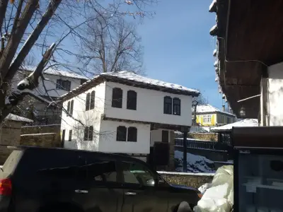 ВИЧЕВАТА КЪЩА