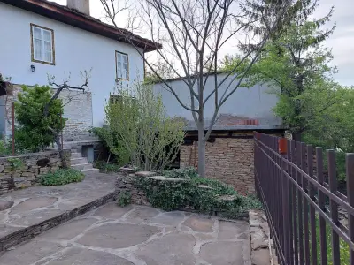 Guest House Stone Paths