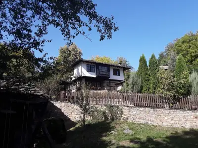 Къща за гости с. Боженци "Къща на архитекта" .
