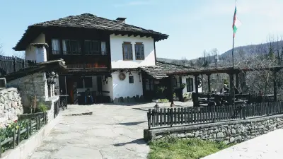 Къща за гости "Двата Щрауса"