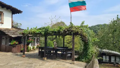 Къща за гости "Двата Щрауса"