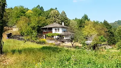 Къща за гости "Двата Щрауса"