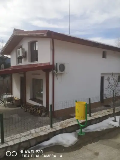 Къщи за гости Краси