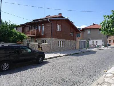 Къща за гости "Дора"