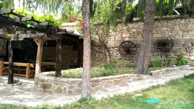 Къщата с лозата