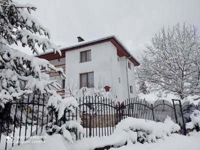 Къща за гости „Дима“