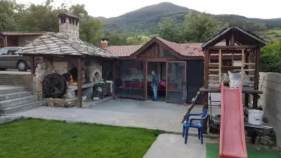 Къща за гости „Карина“