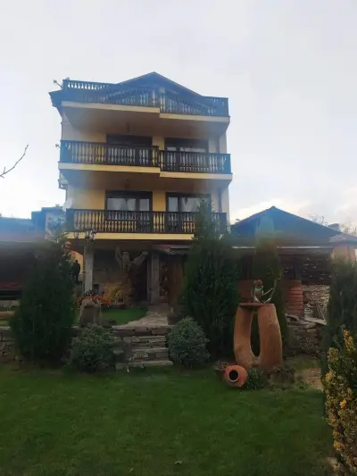 Къща за гости Лазарови