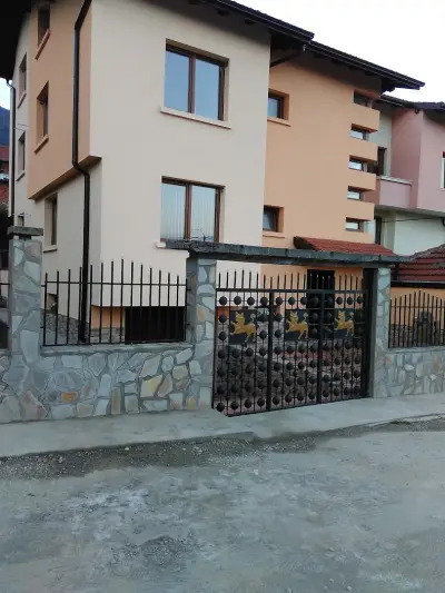 Къща за гости Демика