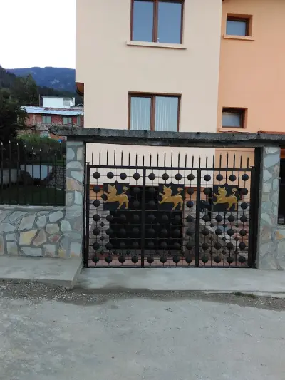 Къща за гости Демика