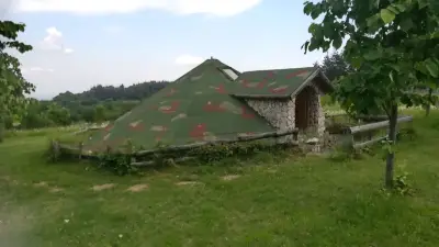 Къща за гости Звездобройна / Yablanitsa Balkan Huts