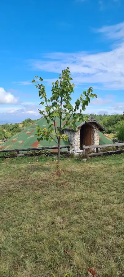 Къща за гости Звездобройна / Yablanitsa Balkan Huts