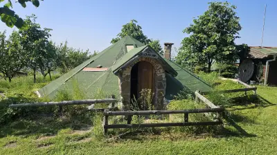 Къща за гости Звездобройна / Yablanitsa Balkan Huts