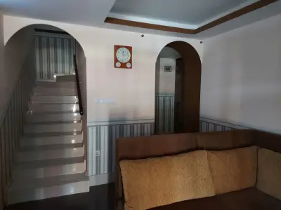 Его Къща за Гости