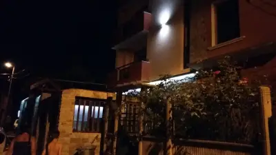 Его Къща за Гости