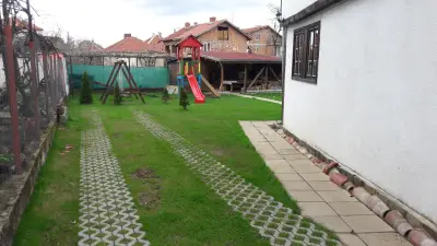 Исаева къща