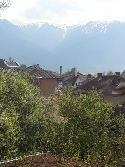 КЪЩА ЗА ГОСТИ ГАРА ЗА ДВАМА