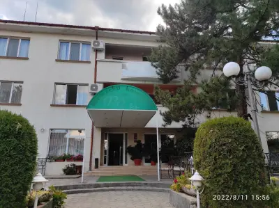 Хотел Рай