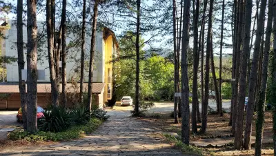 Хотел "Гроди"