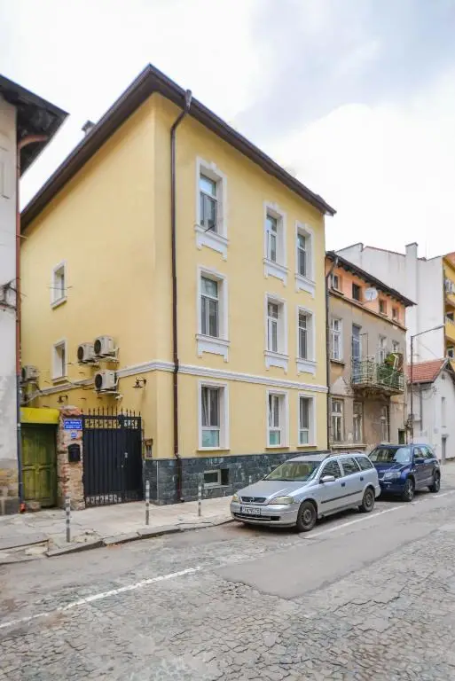 Semi-underground Two-bedroom Deluxe Apartment
