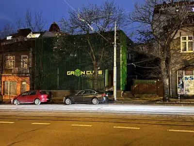 Green Cube Capsule Hostel
