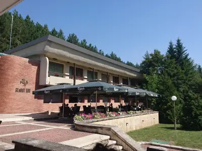 Хотелски комплекс Белият кон