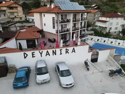Hotel Deyanira