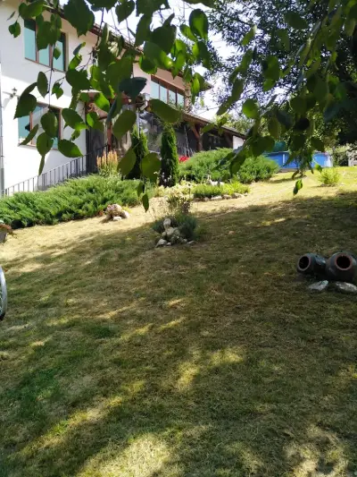 Guest House Aia