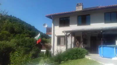 Guest House Aia