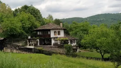 Хотел „Капитанова къща“
