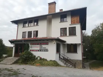 Чичо Томовата колиба