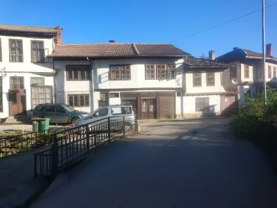 Чичо Томовата колиба