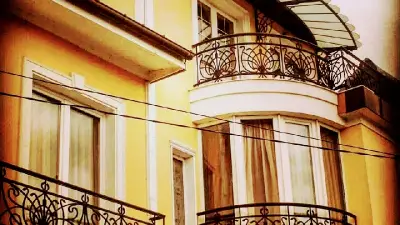 Luxury Apartment with Garden in City Center