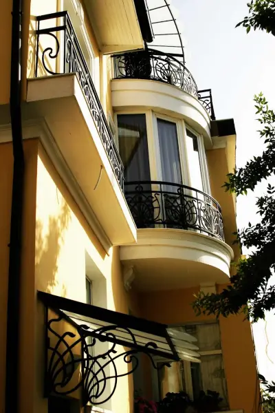 Luxury Apartment with Garden in City Center
