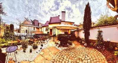 Luxury Apartment with Garden in City Center
