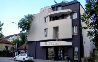 Family Hotel Avramov