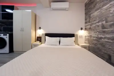 Deluxe 2 Studios City Center