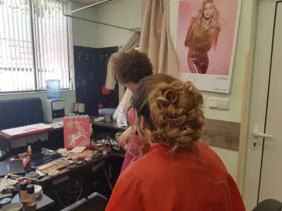 Студио за красота L&M Style | Фризьорски Услуги | Маникюр и педикюр | Терапии за лице и тяло | Професионален грим