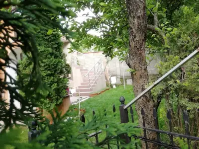 Къщата с трите веранди