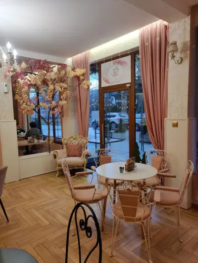 Pastry and bar At Home / Сладкарница "У Дома"
